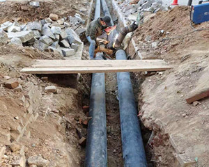 二次网热力管道施工现场